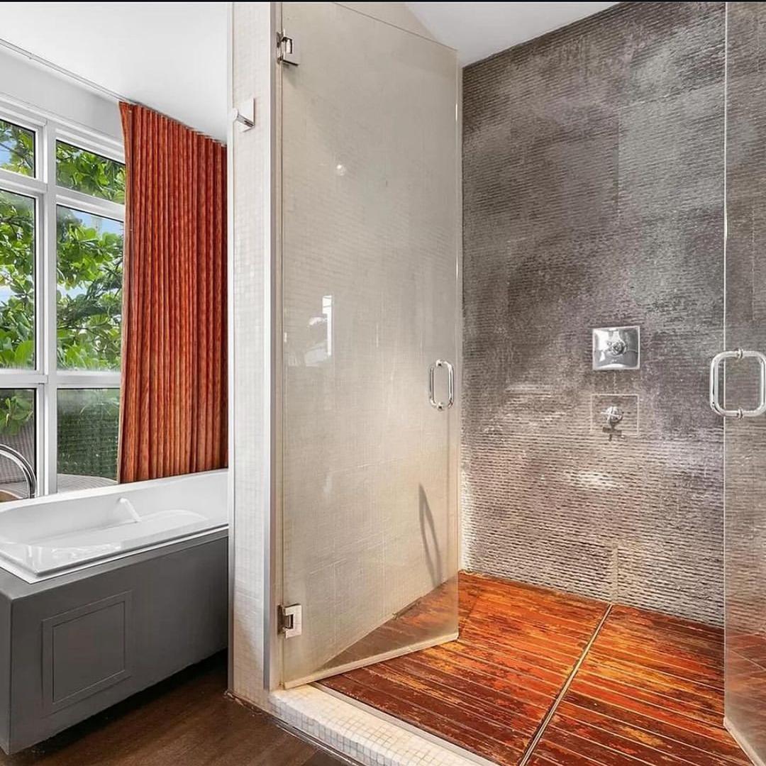 5 bedroom apartment at Bozeman, Montana