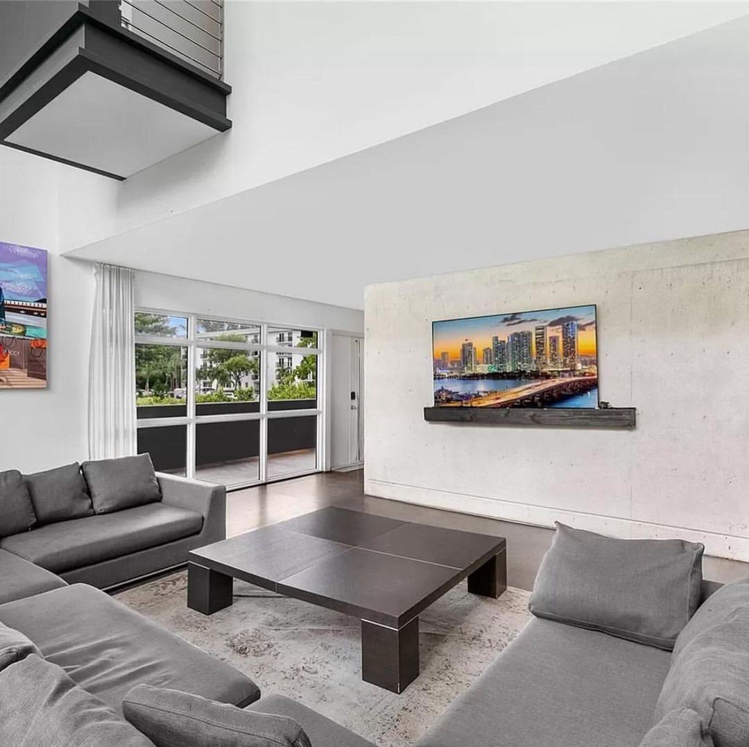 5 bedroom apartment at Bozeman, Montana