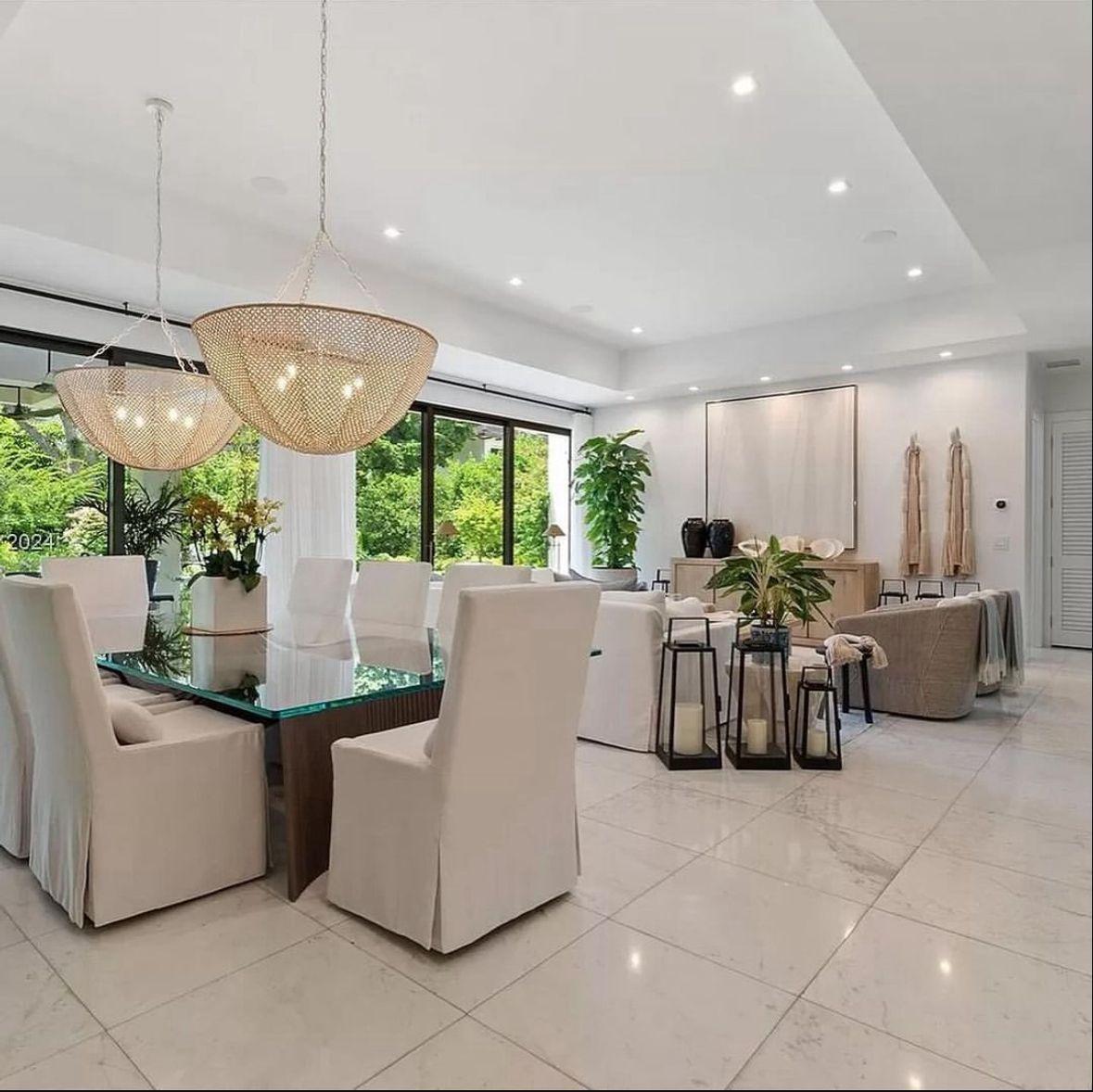 4 Bed Rooms Aparment at Miami Beach