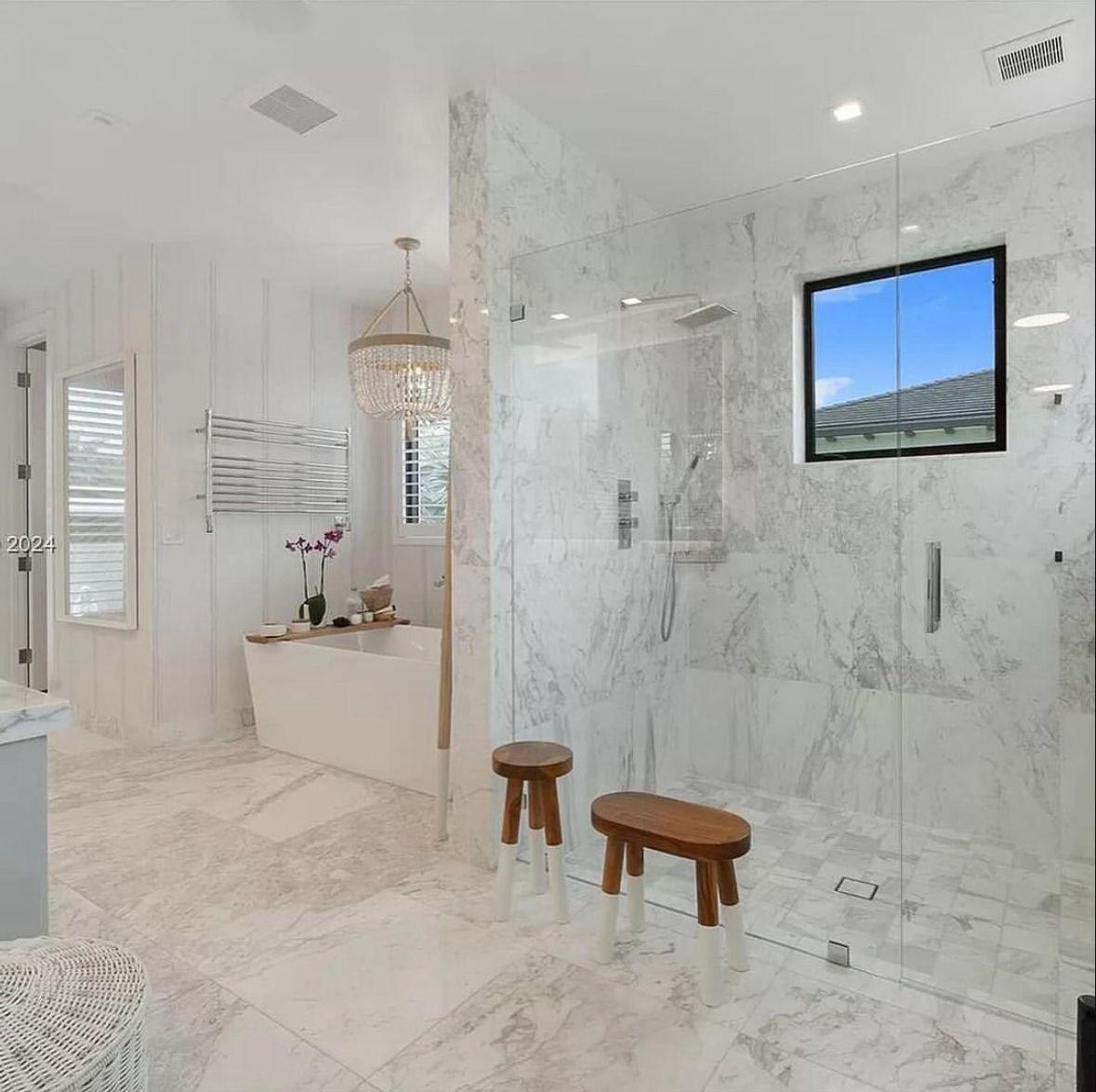 4 Bed Rooms Aparment at Miami Beach