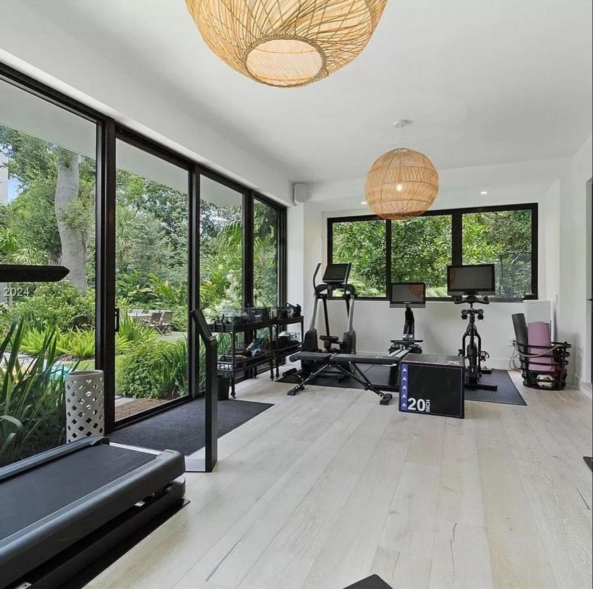 5 bedroom apartment at Missoula, Montana